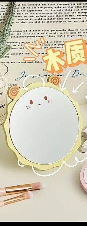 مراية مكياج ميني محمولة لون أصفر شيك